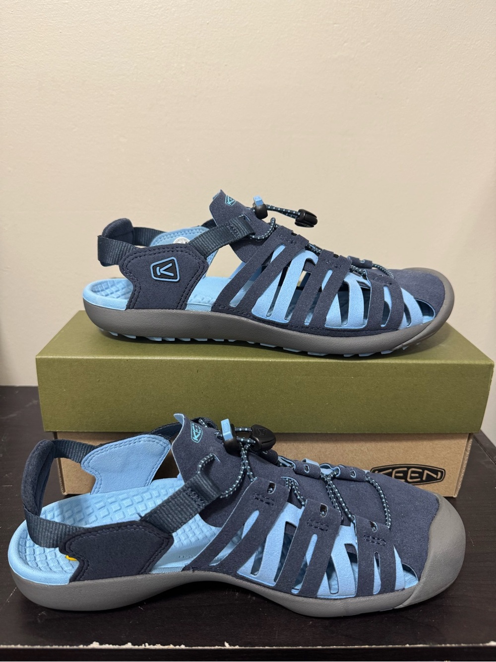 NWT Keen Cypress Women's Size 10 Navy and Light Blue Strappy Outdoor Sandals